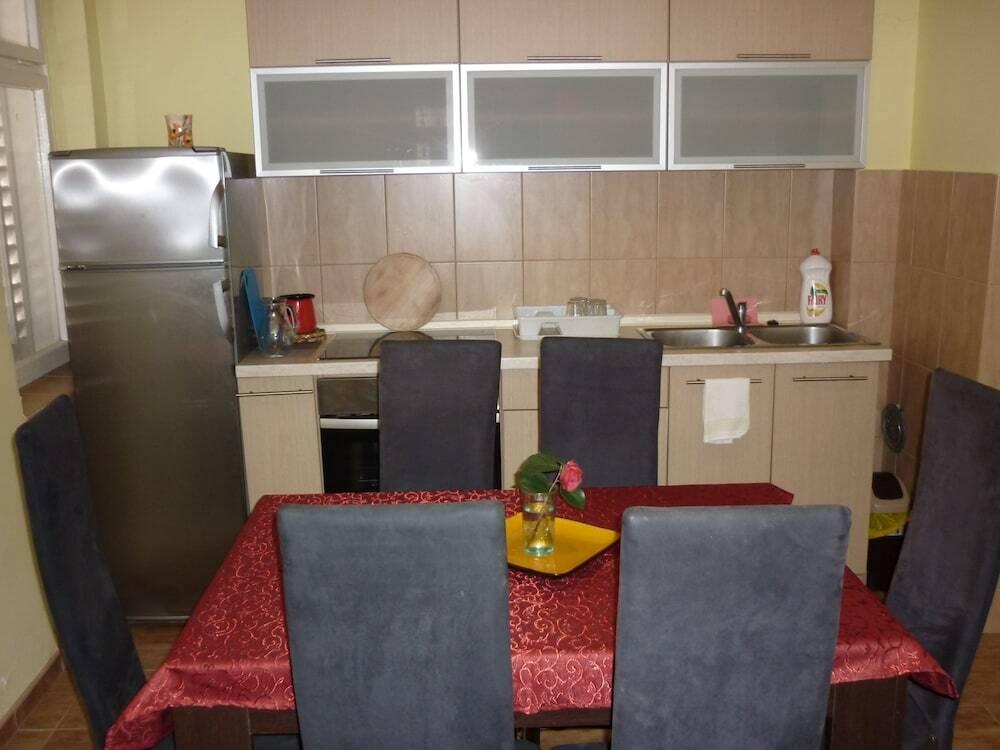 Херцег-Нови: Apartments Vila Kamelija