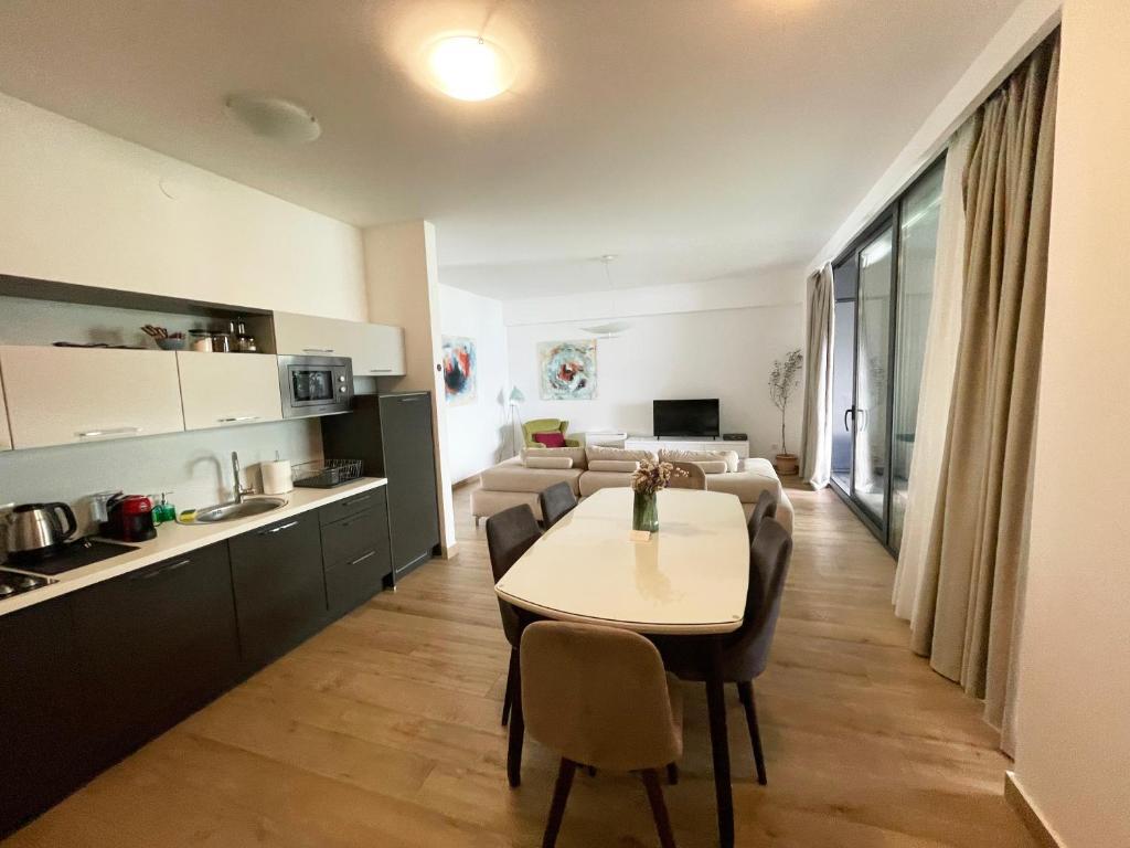 Будва: Amare Luxury Apartments