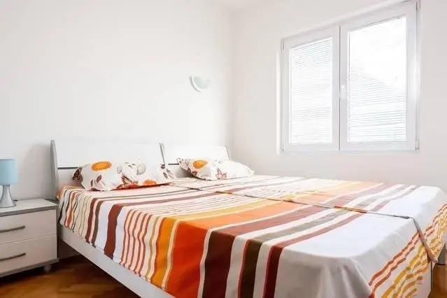 Тиват: Sunny Flat With A Beautiful View