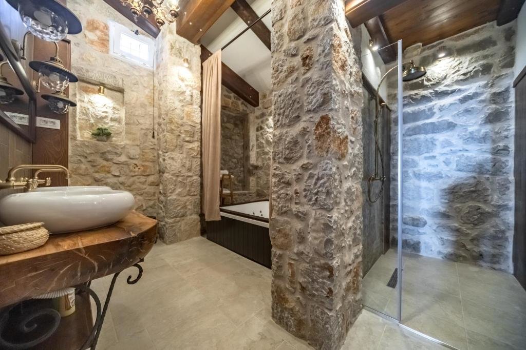 Сутоморе: Old Stone Villa Talići Hill