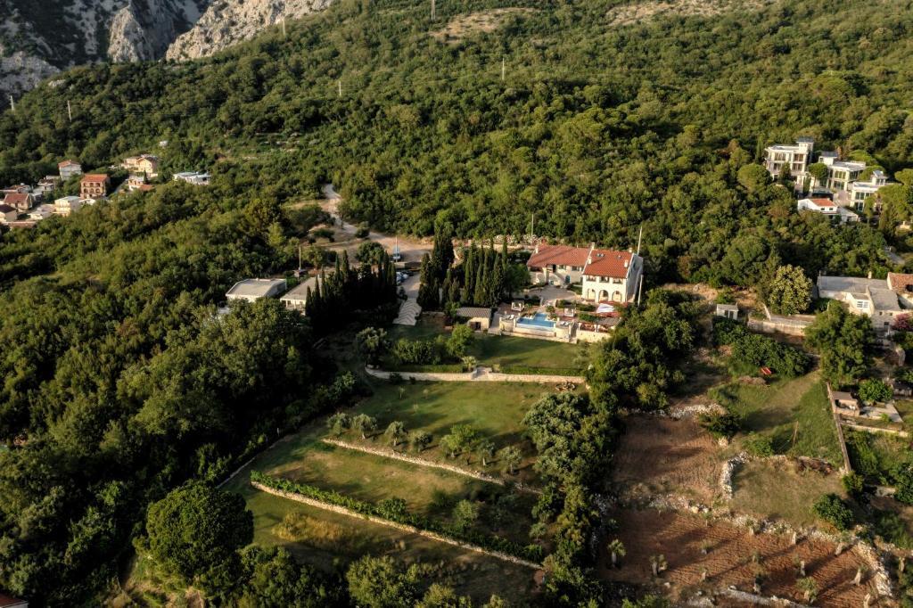 Сутоморе: Old Stone Villa Talići Hill