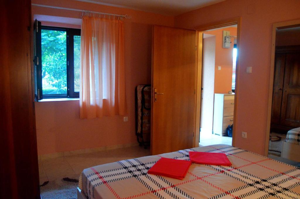 Доброта: Apartments Bućin