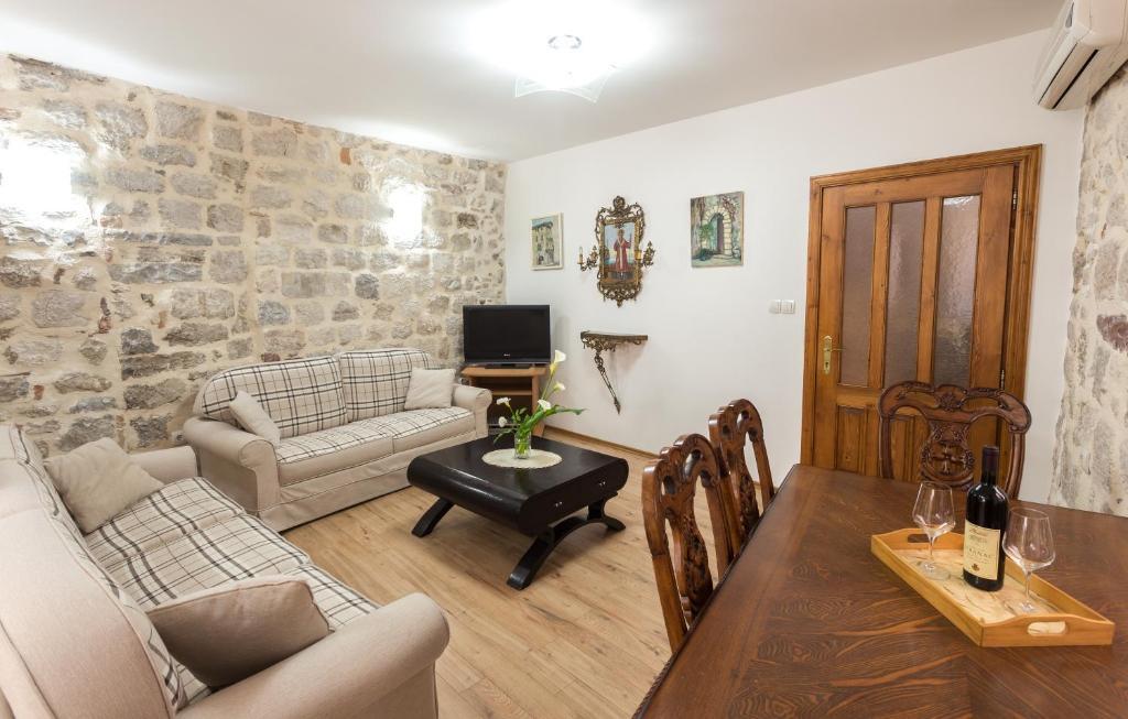 Доброта: Neda Apartment