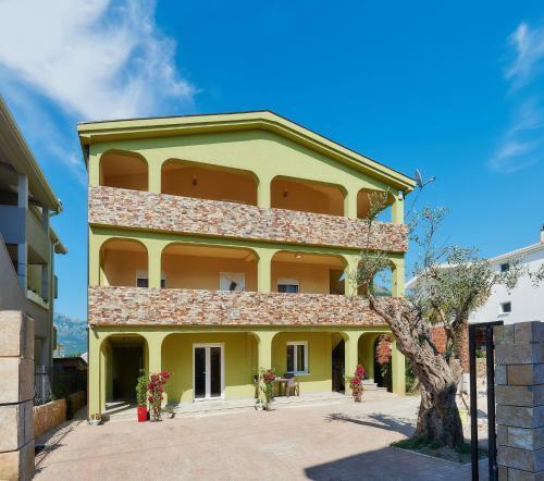 Бар: Apartments Villa FourTuna