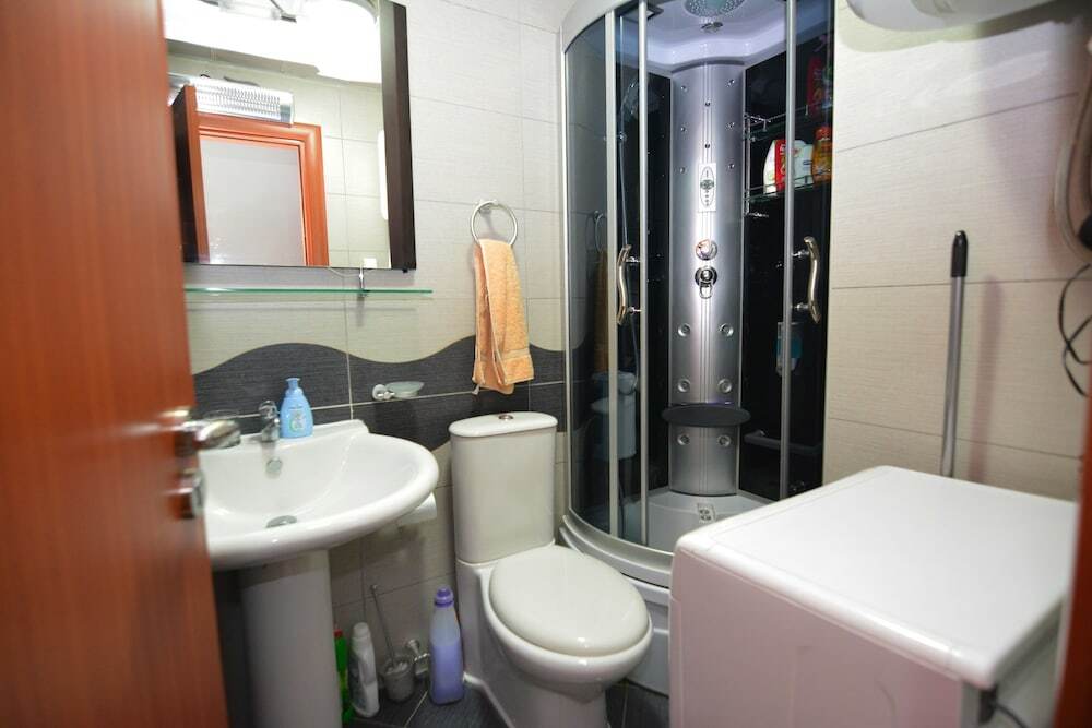 Тиват: Hana Apartment