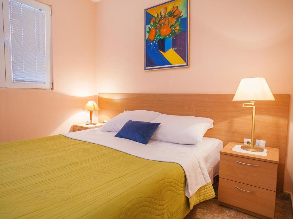 Петровац: Apartments M&M