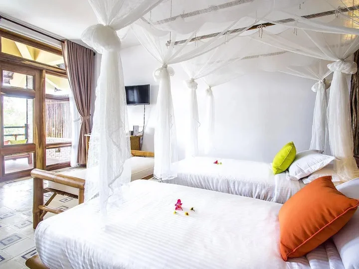 Митхо: The Island Lodge