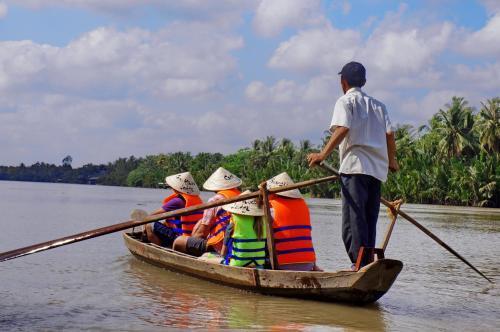 Бенче: Coco Riverside Lodge