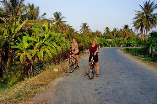 Бенче: Coco Riverside Lodge