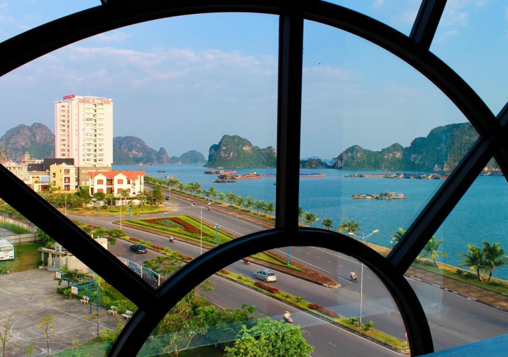 Royal Hotel Halong - Hon Gai — фото 6
