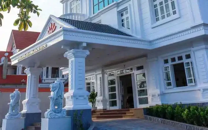 Халонг: Royal Hotel Halong - Hon Gai