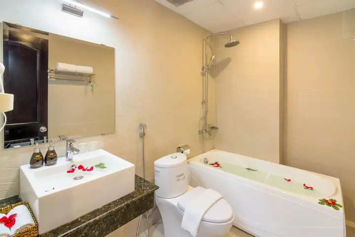 Дананг: Royal Family Hotel Da Nang