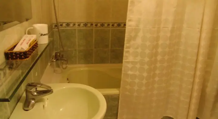 Хюэ: Hue Home Hotel