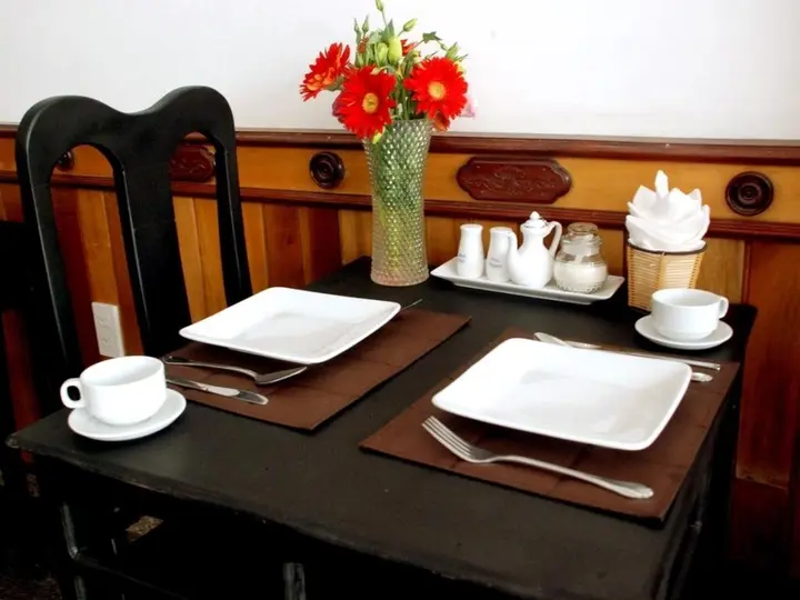 Хюэ: Hue Home Hotel