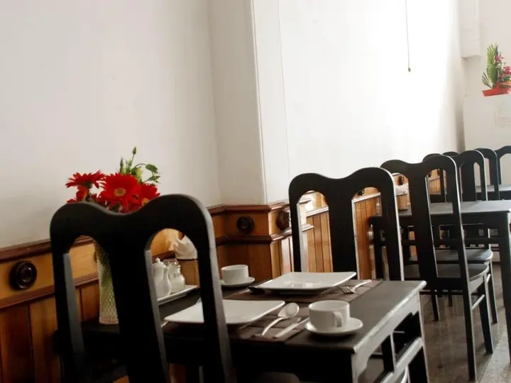 Хюэ: Hue Home Hotel