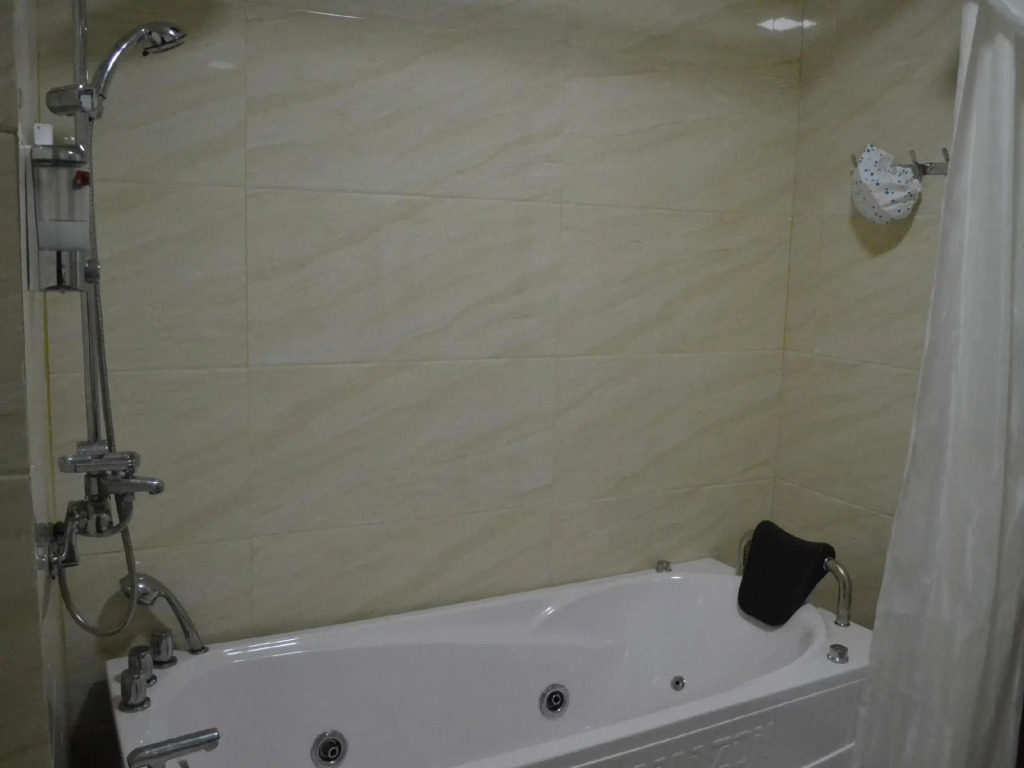Халонг: Luxury Hotel