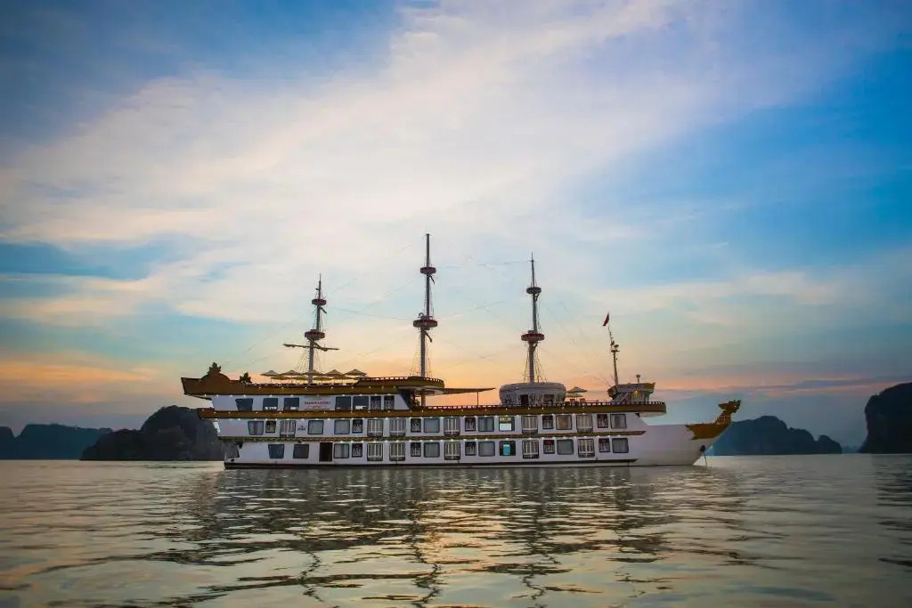 Халонг: Dragon Legend Cruise
