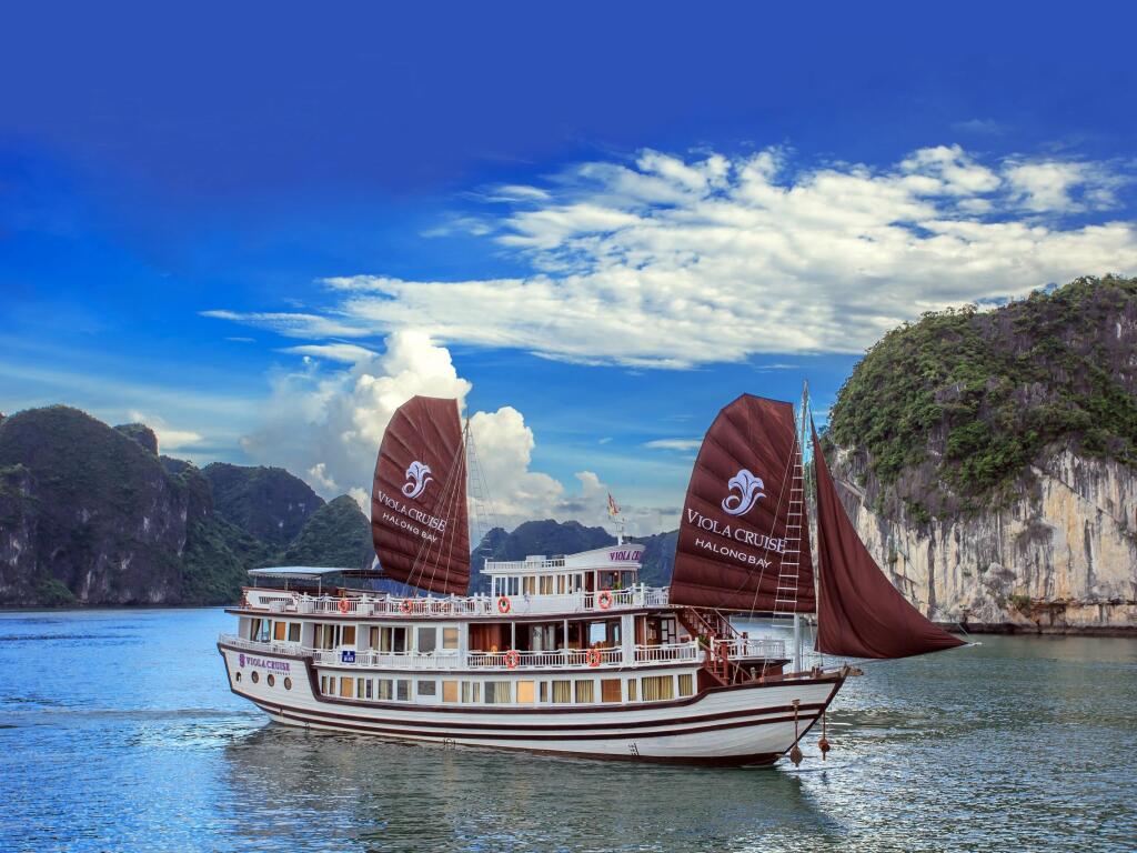 Халонг: Viola Cruise Halong Bay