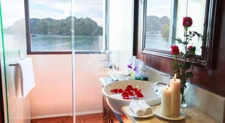 Халонг: Viola Cruise Halong Bay