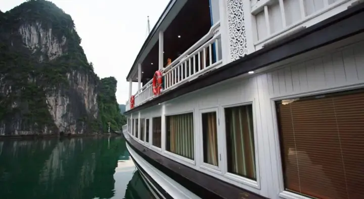 Халонг: Viola Cruise Halong Bay