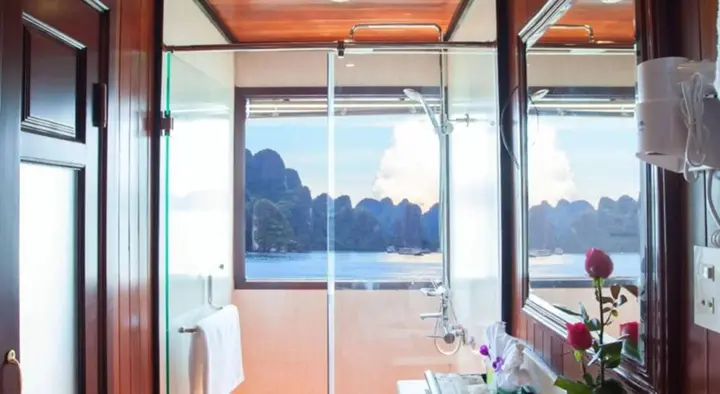 Халонг: Viola Cruise Halong Bay