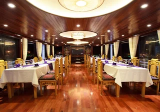 Халонг: Viola Cruise Halong Bay