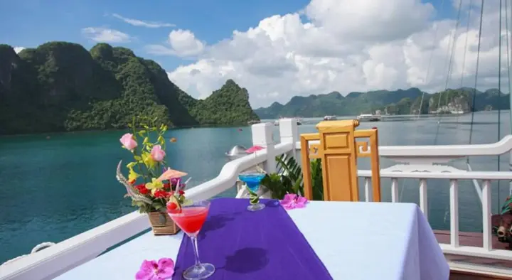 Халонг: Viola Cruise Halong Bay