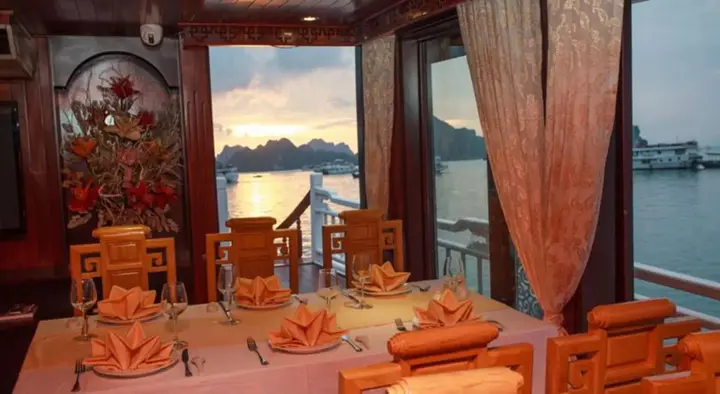 Халонг: Viola Cruise Halong Bay