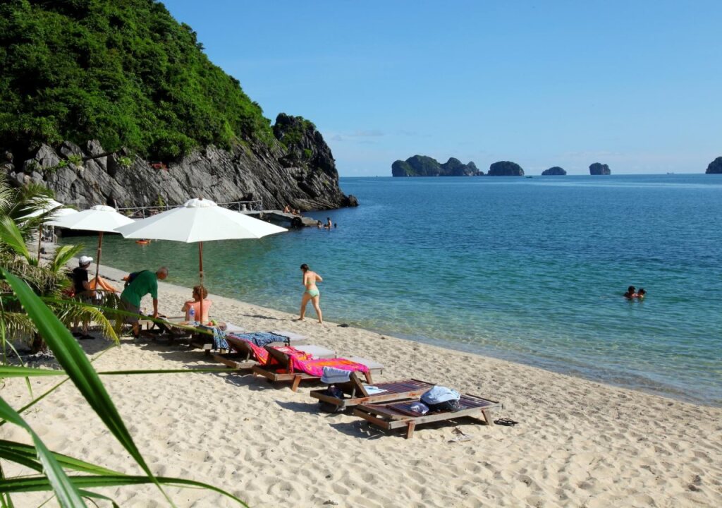 Халонг: Monkey Island Resort