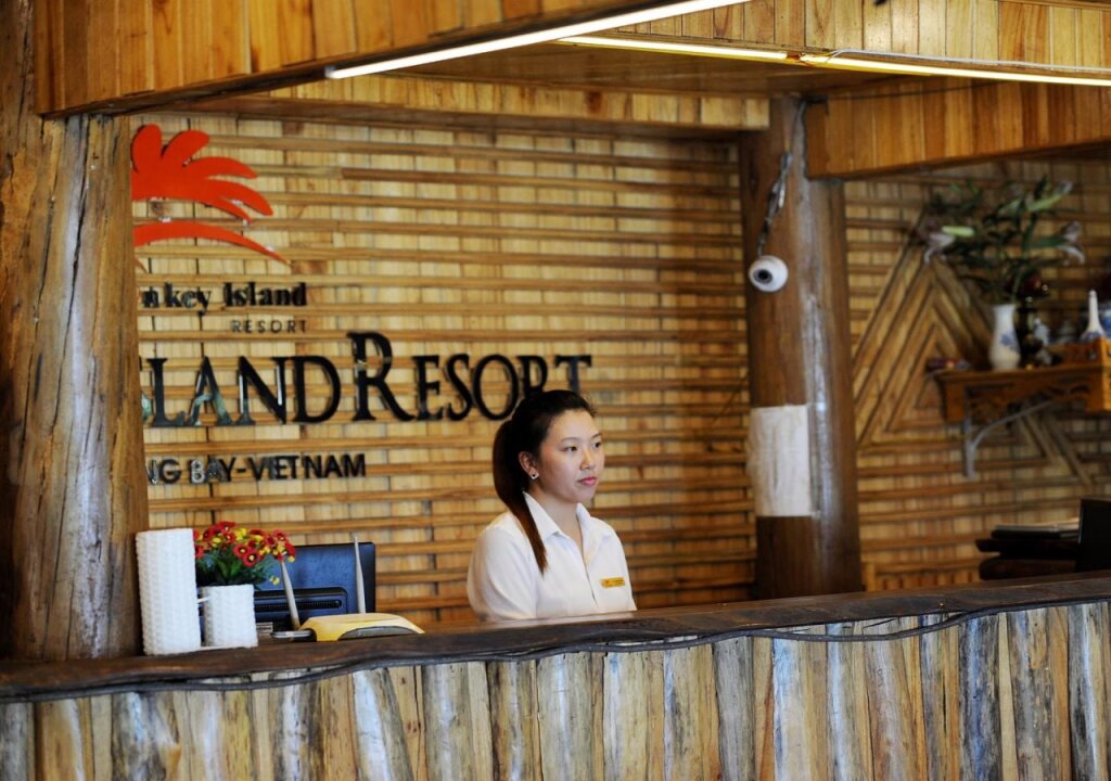 Халонг: Monkey Island Resort