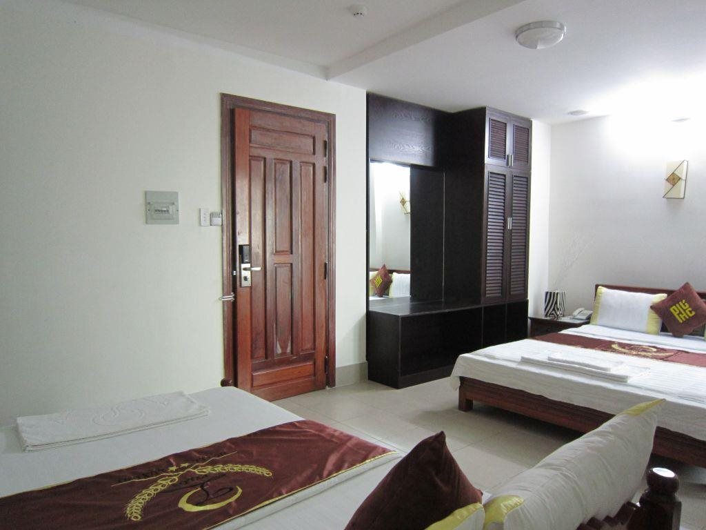 Хошимин: Pylos Hotel