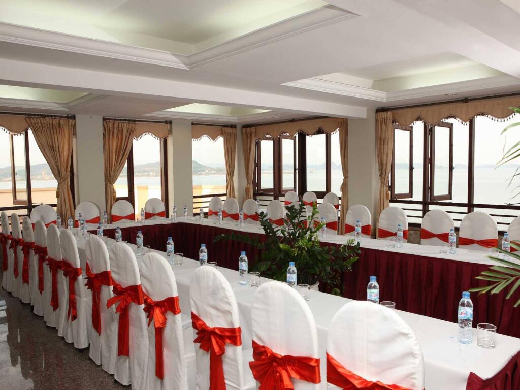 Халонг: Hoa Binh Ha Long Hotel