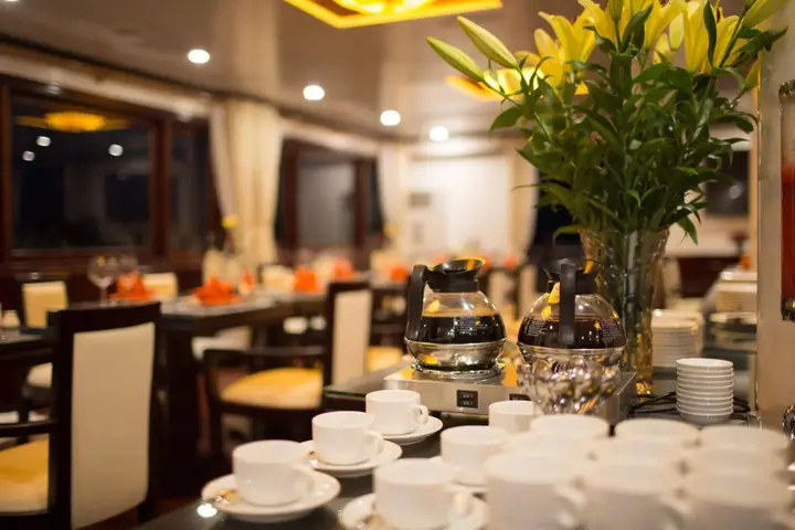 Халонг: Halong Silversea Cruise