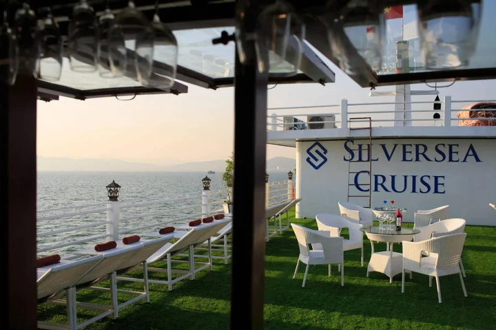 Халонг: Halong Silversea Cruise