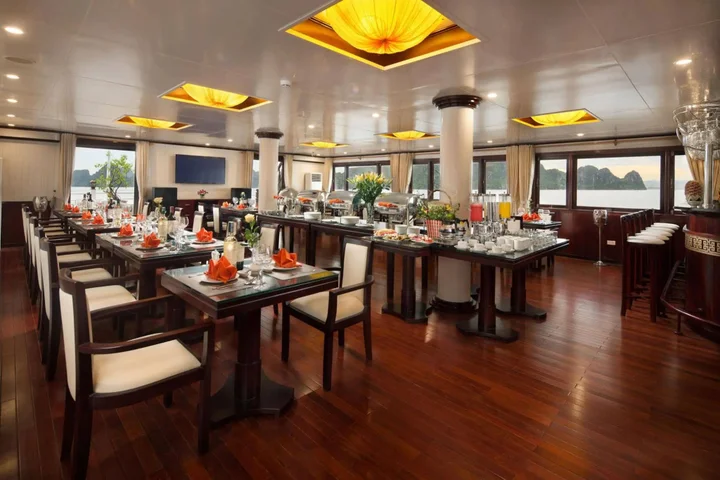 Халонг: Halong Silversea Cruise