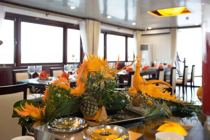 Халонг: Halong Silversea Cruise