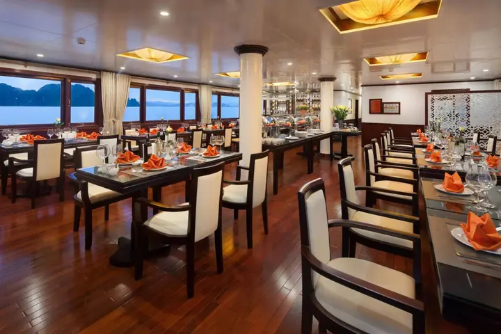 Халонг: Halong Silversea Cruise
