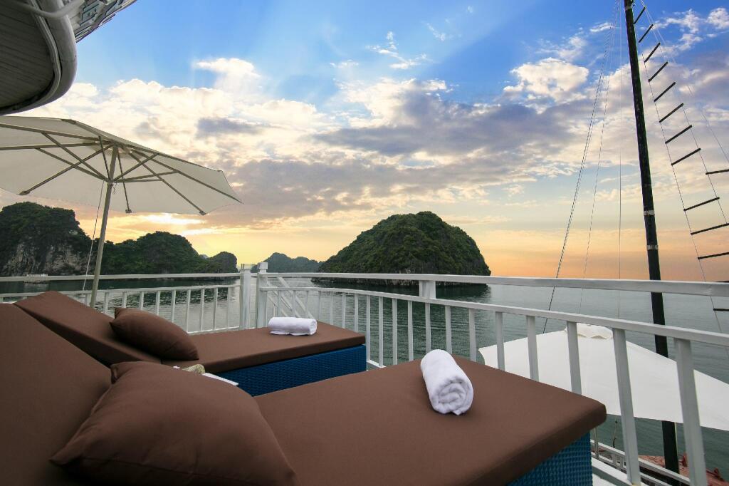 Халонг: Flamingo Luxury Cruises