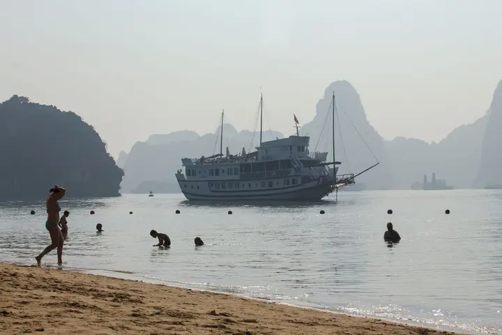 Халонг: Flamingo Luxury Cruises