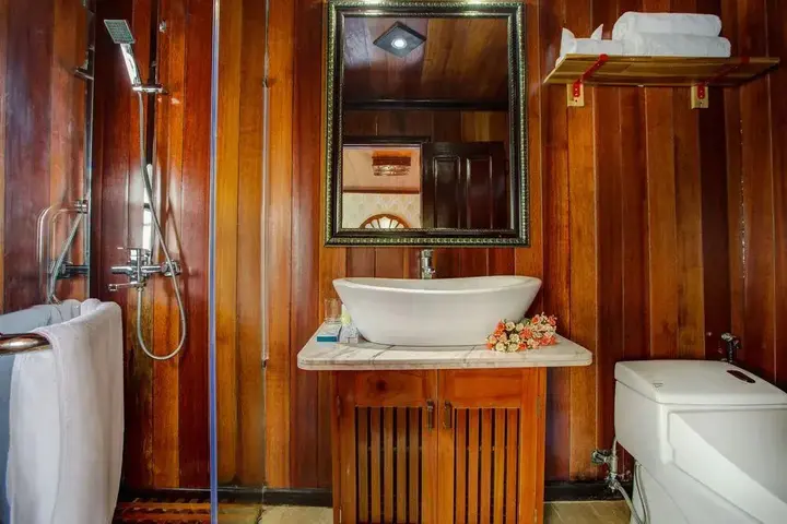 Халонг: Flamingo Luxury Cruises