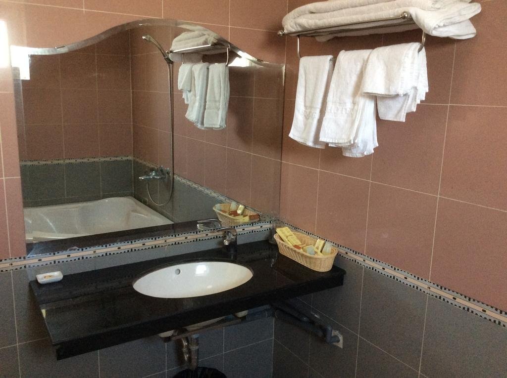 Ниньбинь: Square Hotel