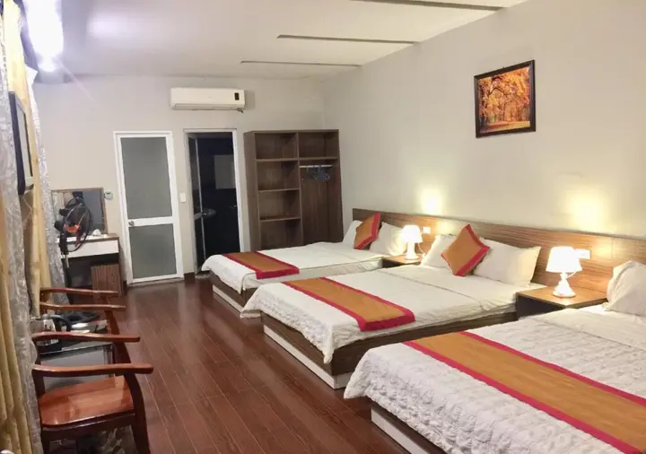 Халонг: Holiday Hotel