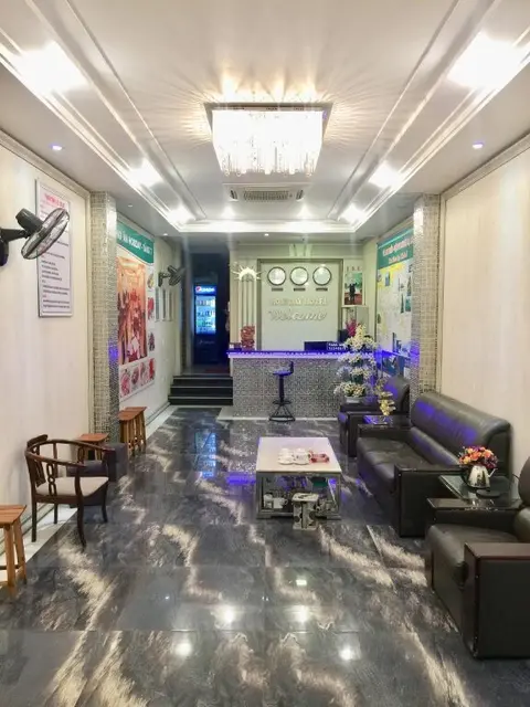 Халонг: Holiday Hotel
