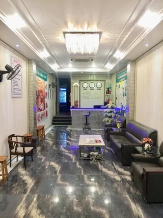 Халонг: Holiday Hotel