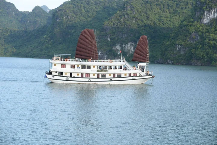 Халонг: Imperial Classic Cruise Halong