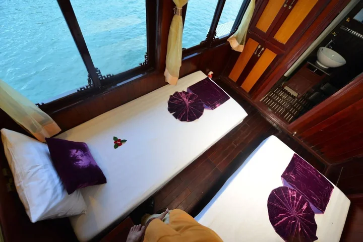 Халонг: Imperial Classic Cruise Halong