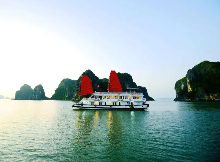 Халонг: Imperial Classic Cruise Halong