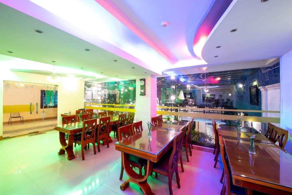 Далат: Le Petit Paris Hotel Dalat