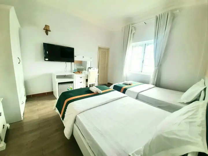 Далат: Le Petit Paris Hotel Dalat