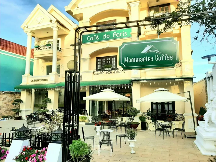 Далат: Le Petit Paris Hotel Dalat